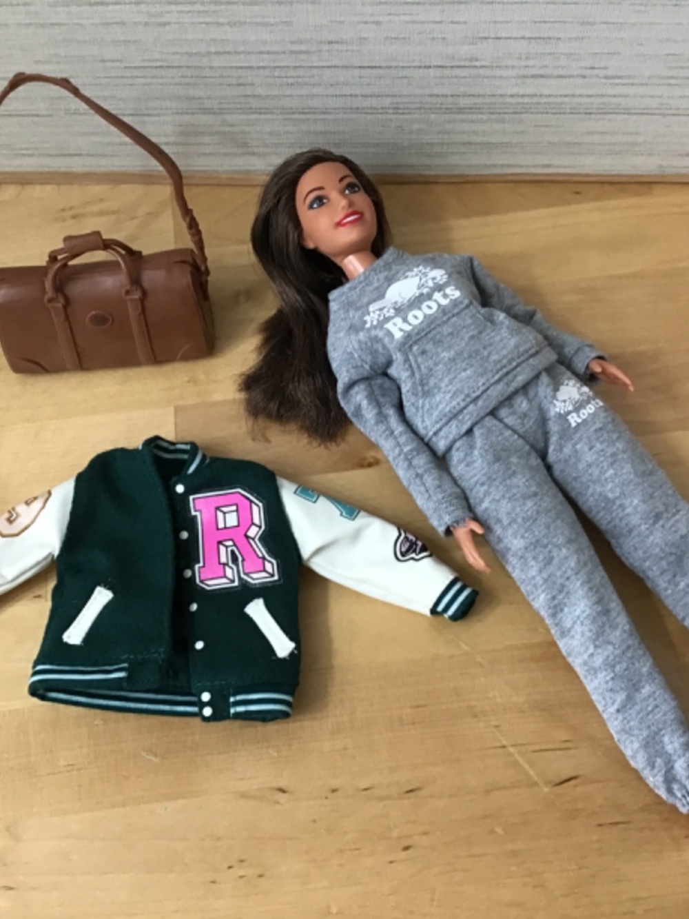 Barbie Roots Clothes - Picture 14 of 14